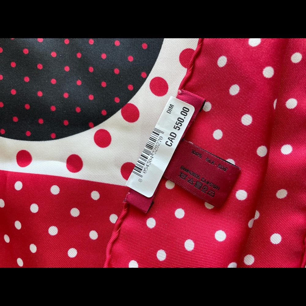 New Valentino Foulard 90x90 Silk Scarf - Picture 3 of 3